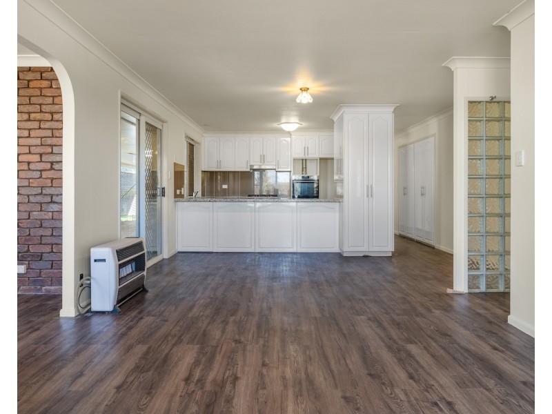 27 Horrocks Crescent, Kearneys Spring QLD 4350