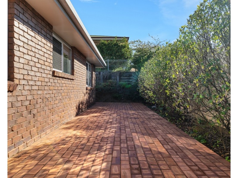 27 Horrocks Crescent, Kearneys Spring QLD 4350
