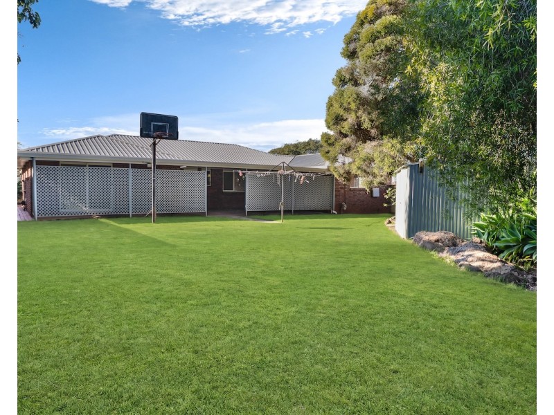 27 Horrocks Crescent, Kearneys Spring QLD 4350