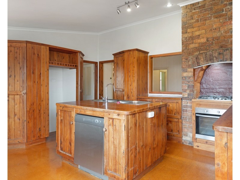 4 Boulton Terrace, Toowoomba City QLD 4350
