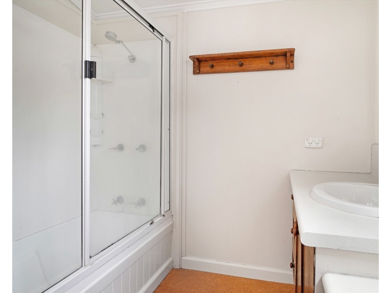 4 Boulton Terrace, Toowoomba City QLD 4350