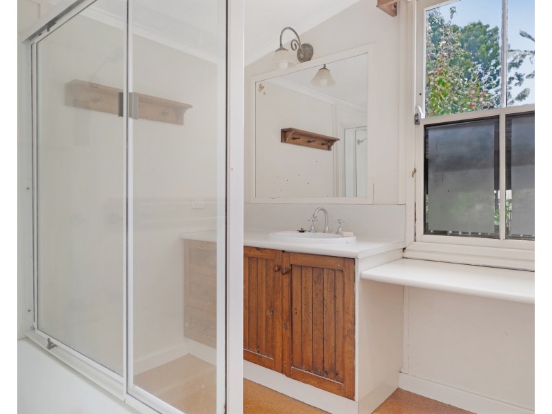 4 Boulton Terrace, Toowoomba City QLD 4350
