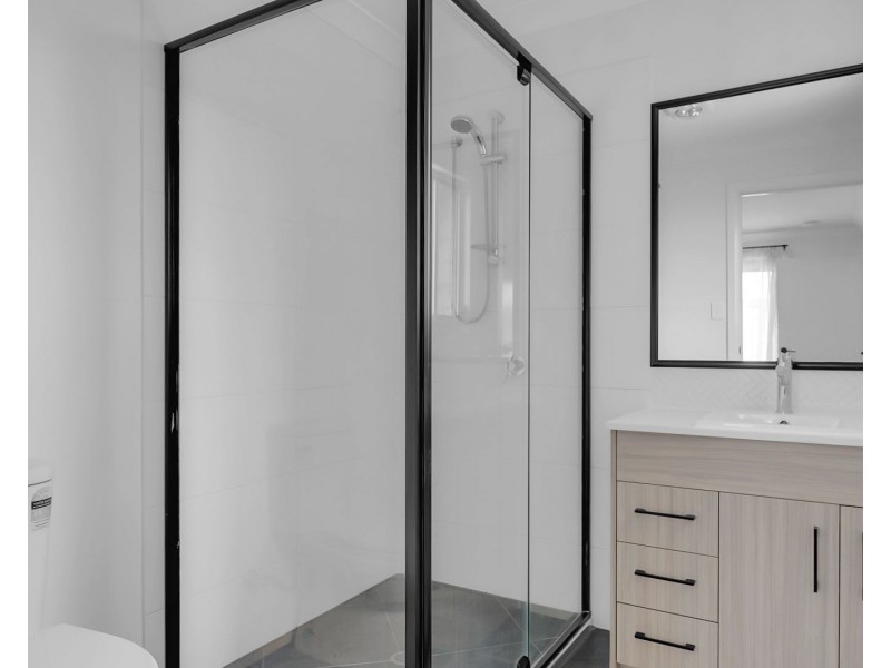 Unit 4/316 Stenner Street, Middle Ridge QLD 4350