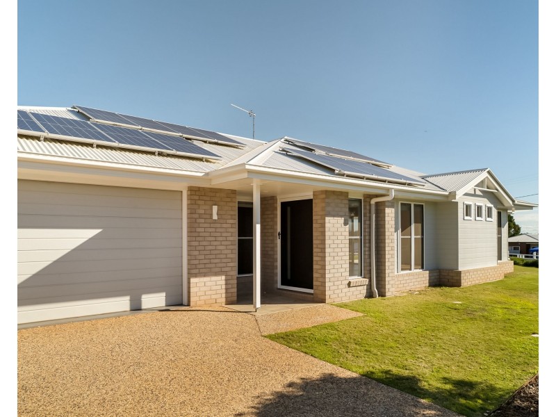 8 Ashgrove Terrace, Harlaxton QLD 4350