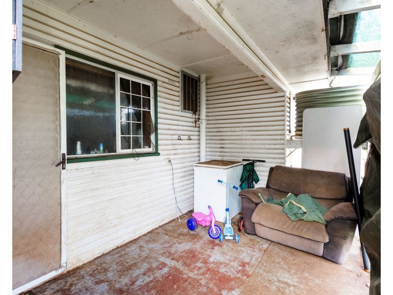 373 Hume Street, Kearneys Spring QLD 4350