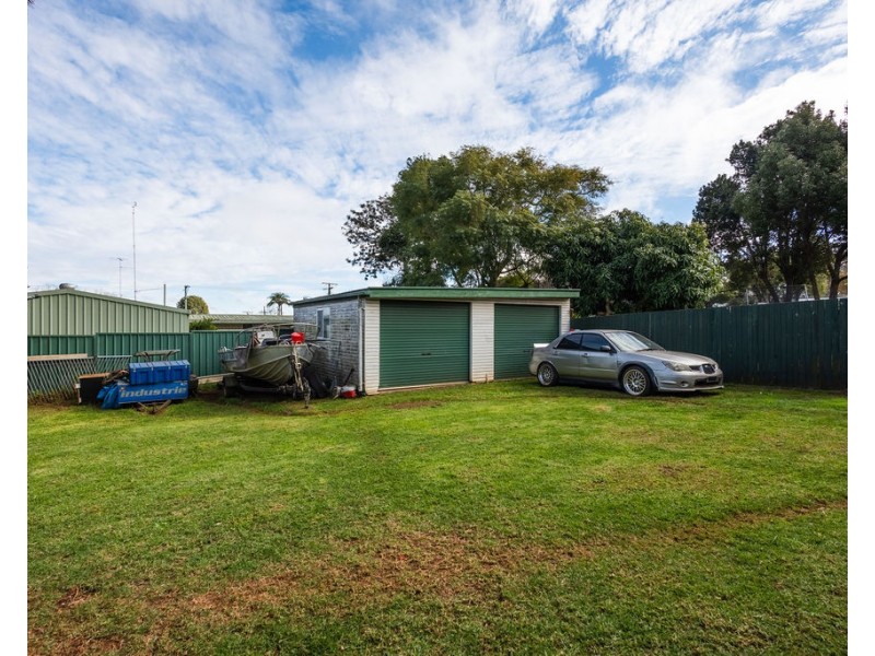 373 Hume Street, Kearneys Spring QLD 4350