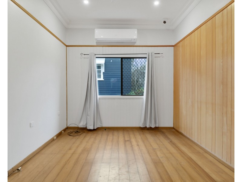 8 Vacy Street, Newtown QLD 4350