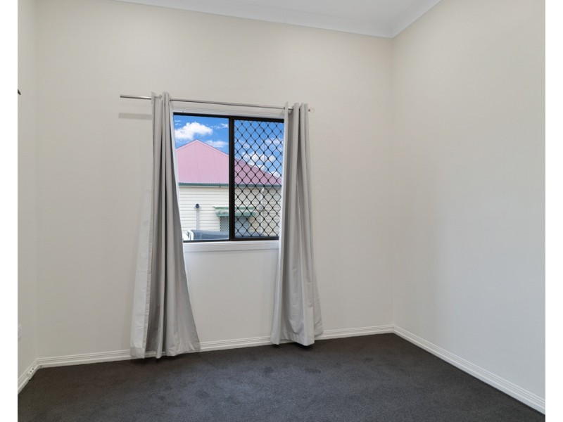8 Vacy Street, Newtown QLD 4350