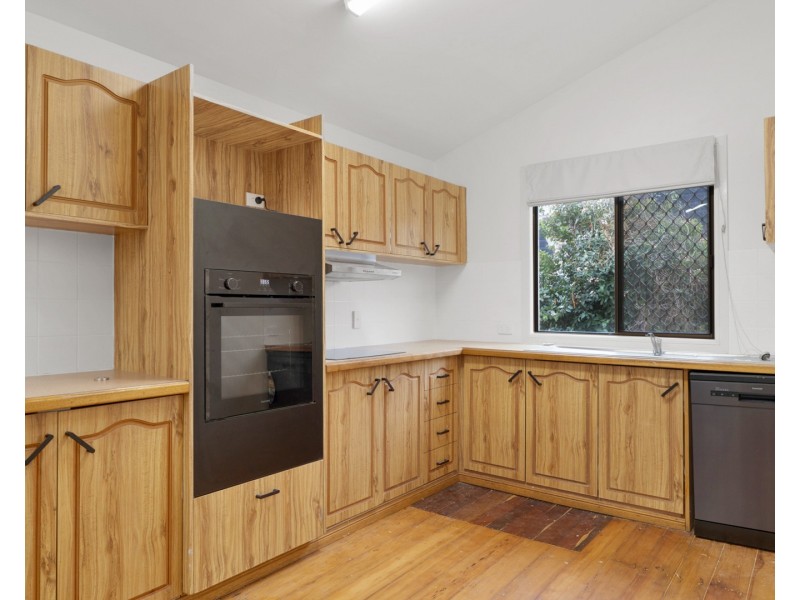 8 Vacy Street, Newtown QLD 4350
