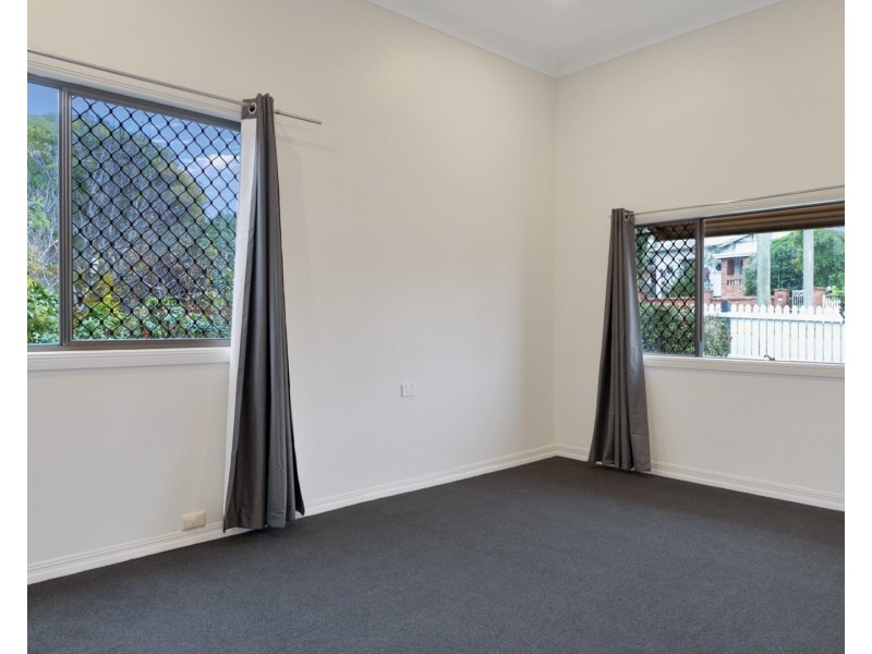 8 Vacy Street, Newtown QLD 4350
