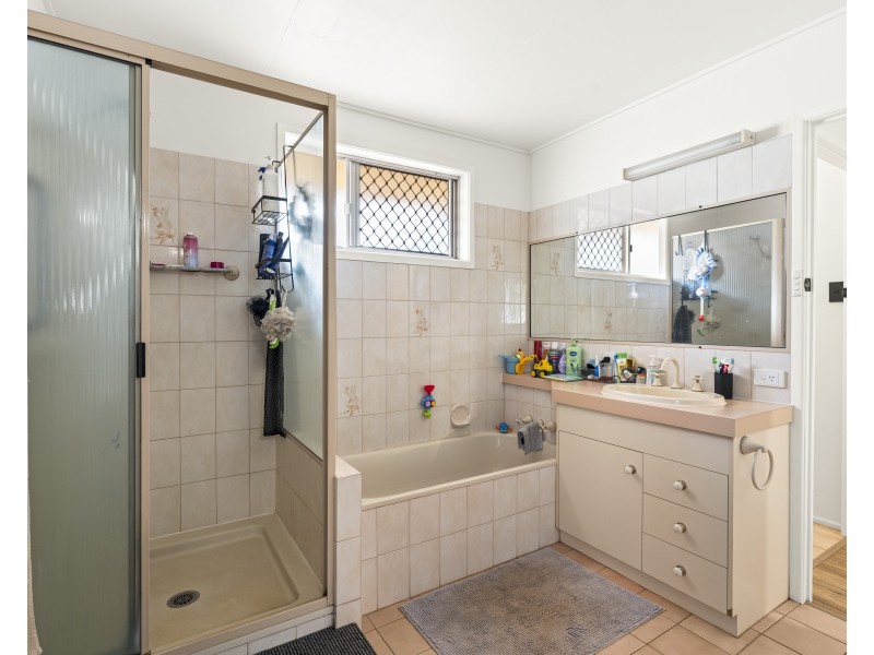 25 Wilson St, Rangeville QLD 4350