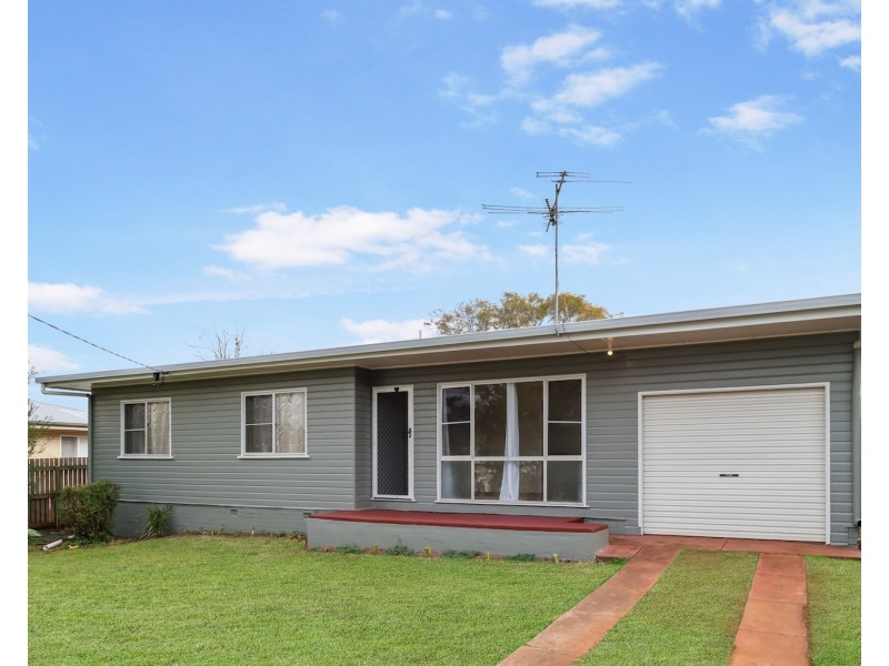 11 McCafferty Street, Wilsonton QLD 4350