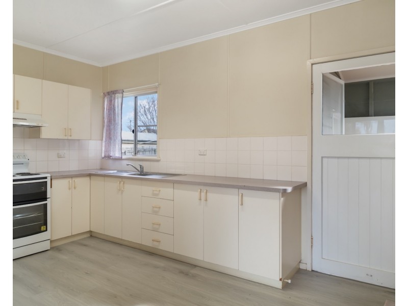 11 McCafferty Street, Wilsonton QLD 4350