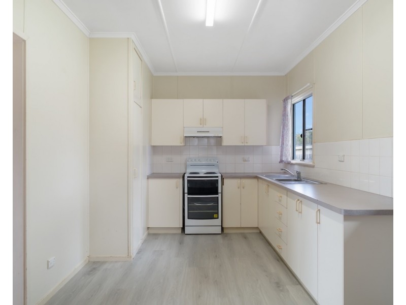 11 McCafferty Street, Wilsonton QLD 4350