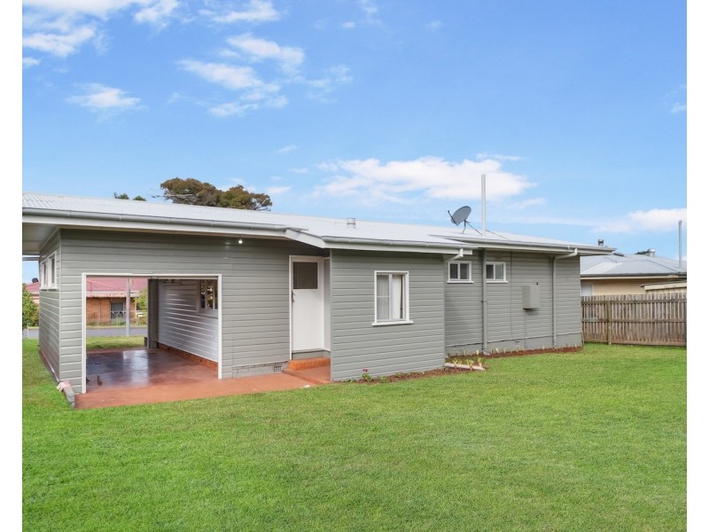 11 McCafferty Street, Wilsonton QLD 4350