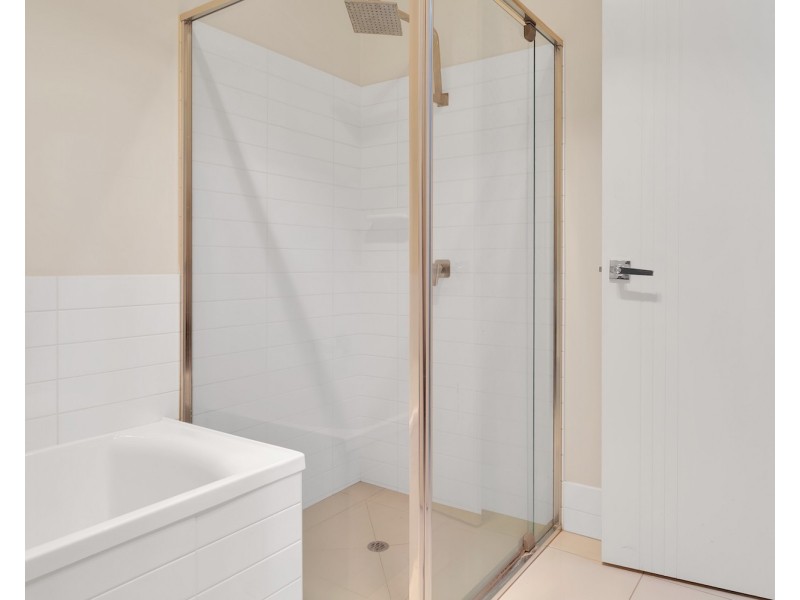 Unit 2/233 Geddes Street, East Toowoomba QLD 4350
