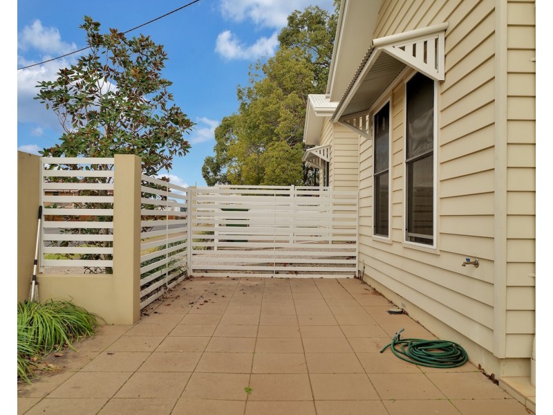 Unit 2/233 Geddes Street, East Toowoomba QLD 4350