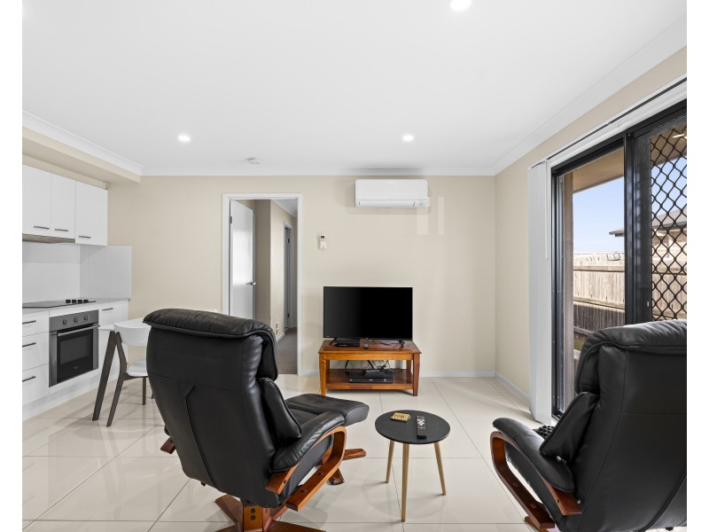 16 Magpie Drive, Cambooya QLD 4358