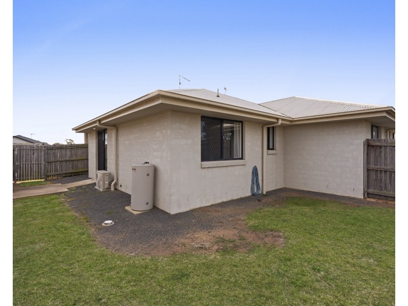 16 Magpie Drive, Cambooya QLD 4358