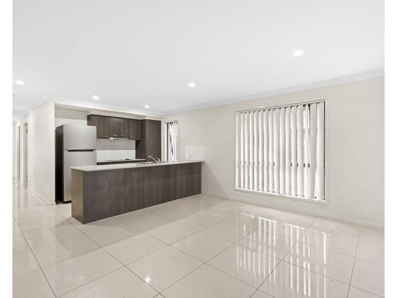 16 Magpie Drive, Cambooya QLD 4358