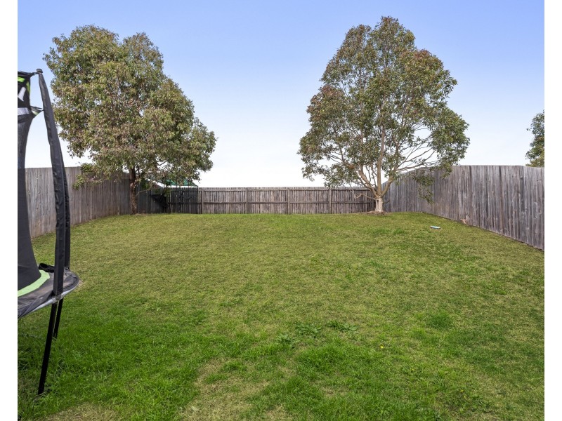 16 Magpie Drive, Cambooya QLD 4358