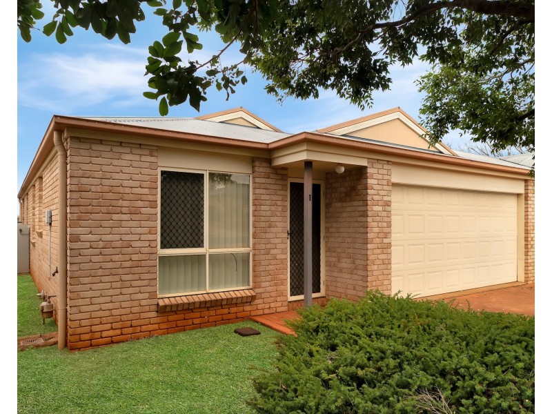 Unit 1/394 West Street, Kearneys Spring QLD 4350