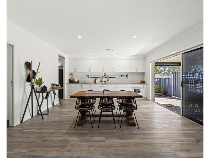 4 Hall Road, Cabarlah QLD 4352
