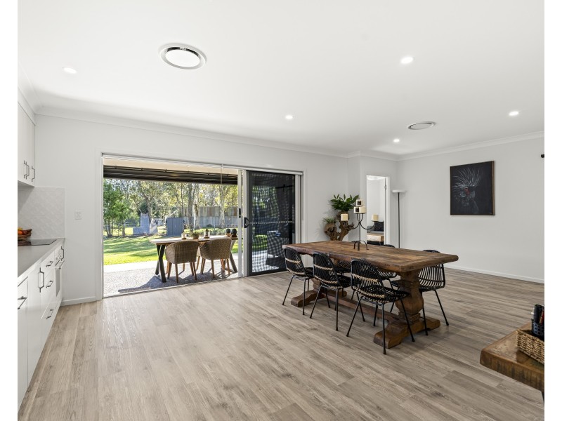 4 Hall Road, Cabarlah QLD 4352