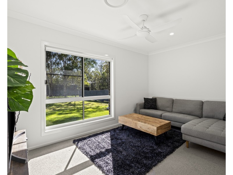 4 Hall Road, Cabarlah QLD 4352