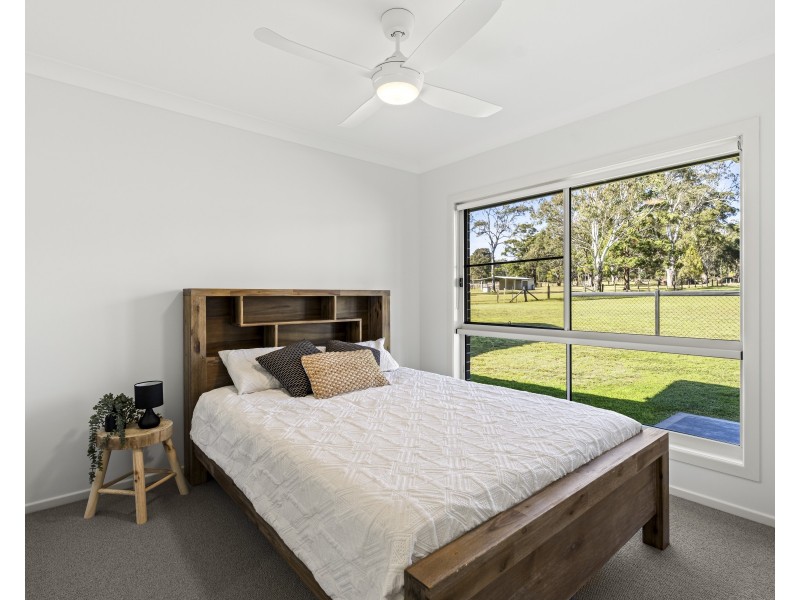 4 Hall Road, Cabarlah QLD 4352