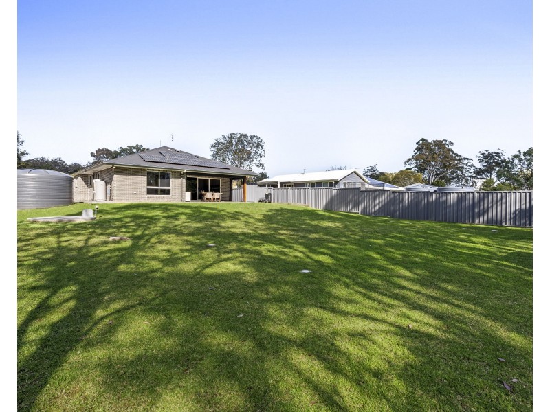 4 Hall Road, Cabarlah QLD 4352