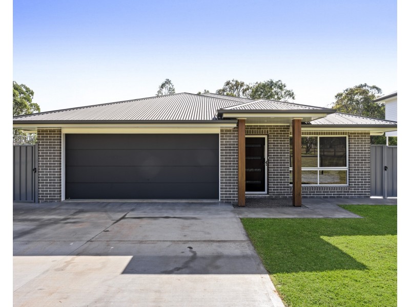 4 Hall Road, Cabarlah QLD 4352