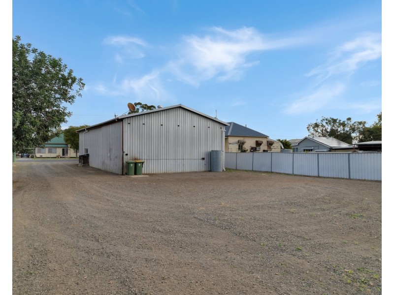 36 Queen Street, Oakey QLD 4401