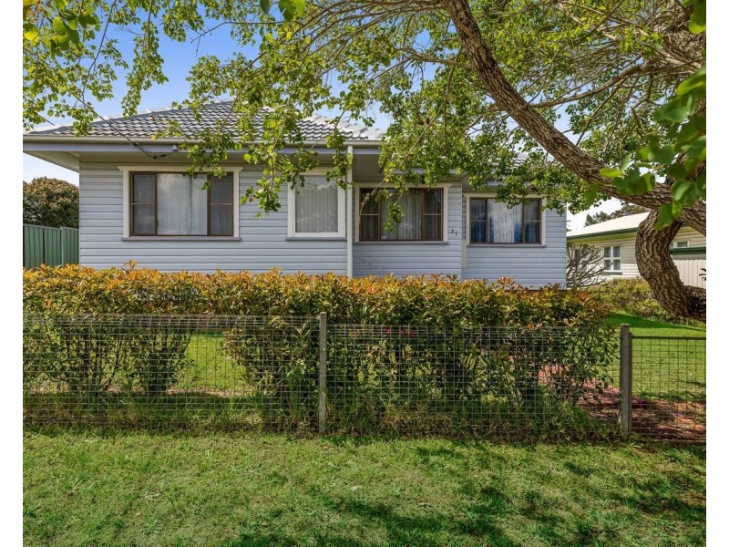 31 Welcombe Avenue, Rockville QLD 4350