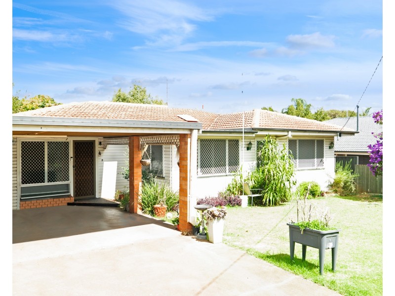 328 Alderley Street, Kearneys Spring QLD 4350