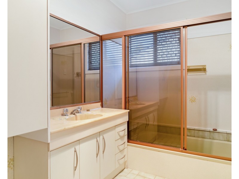 328 Alderley Street, Kearneys Spring QLD 4350