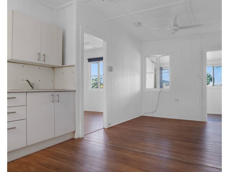 Unit 4/21 West Street,, Newtown QLD 4350