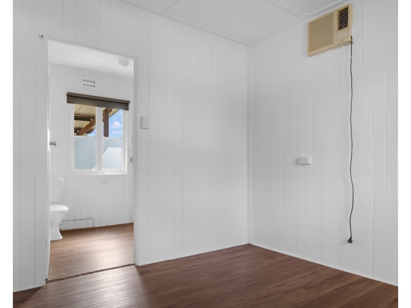 Unit 4/21 West Street,, Newtown QLD 4350
