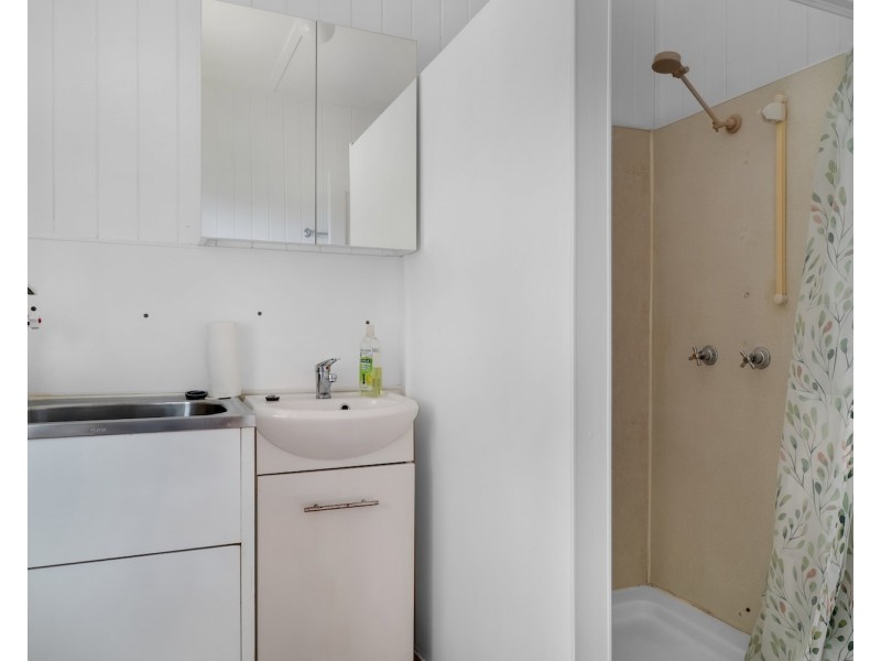 Unit 4/21 West Street,, Newtown QLD 4350