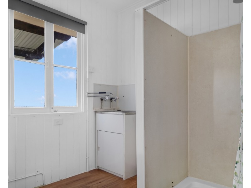 Unit 4/21 West Street,, Newtown QLD 4350