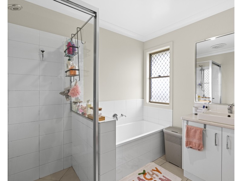 11 Sophia Crescent, Cotswold Hills QLD 4350