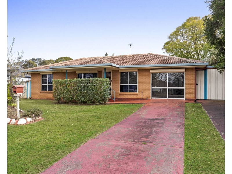 19 Magnolia Street, Centenary Heights QLD 4350