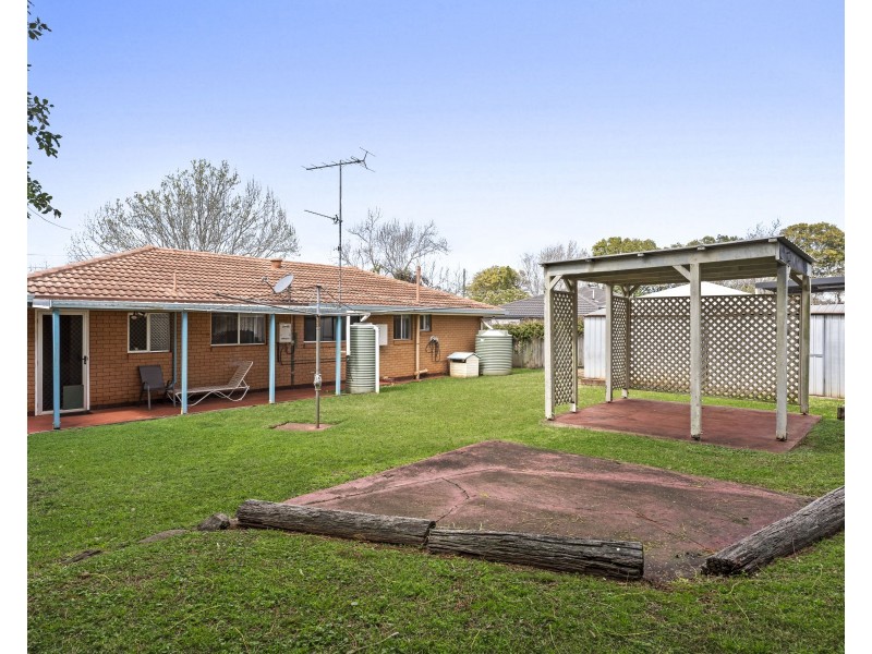 19 Magnolia Street, Centenary Heights QLD 4350