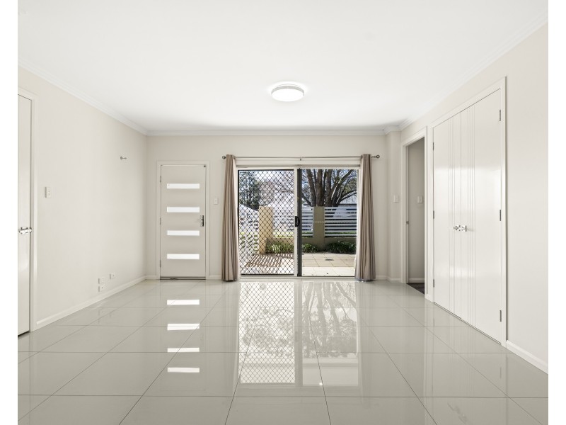 Unit 2/233 Geddes Street, South Toowoomba QLD 4350