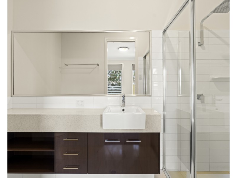Unit 2/233 Geddes Street, South Toowoomba QLD 4350