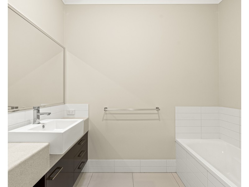 Unit 2/233 Geddes Street, South Toowoomba QLD 4350