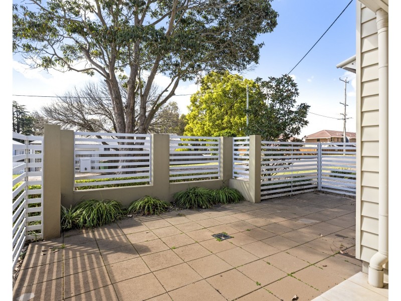 Unit 2/233 Geddes Street, South Toowoomba QLD 4350