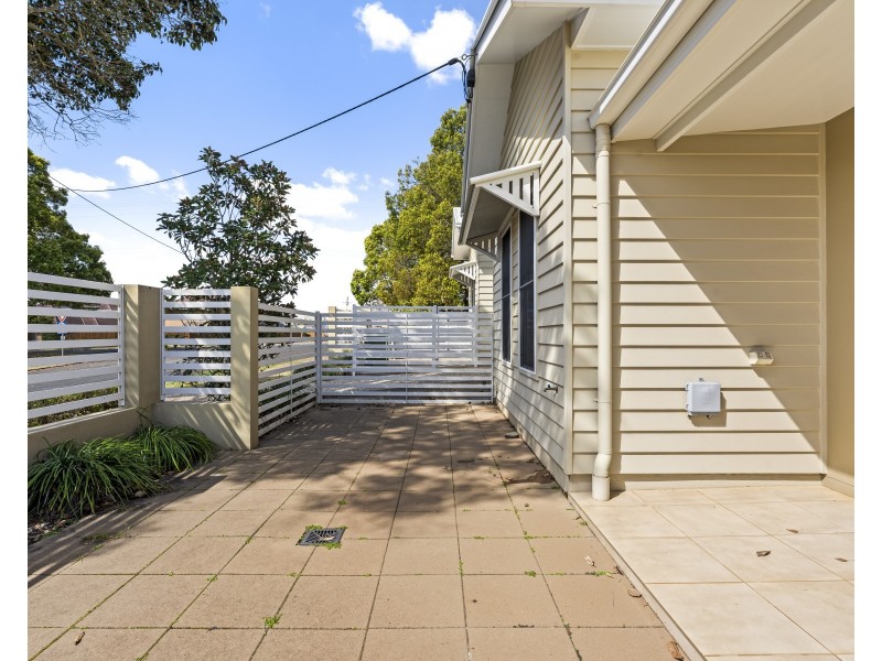 Unit 2/233 Geddes Street, South Toowoomba QLD 4350
