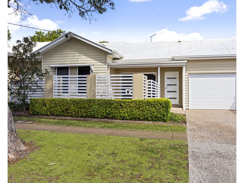 Unit 2/233 Geddes Street, South Toowoomba QLD 4350
