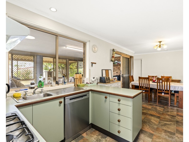 2 Satinwood Court, Glenvale QLD 4350